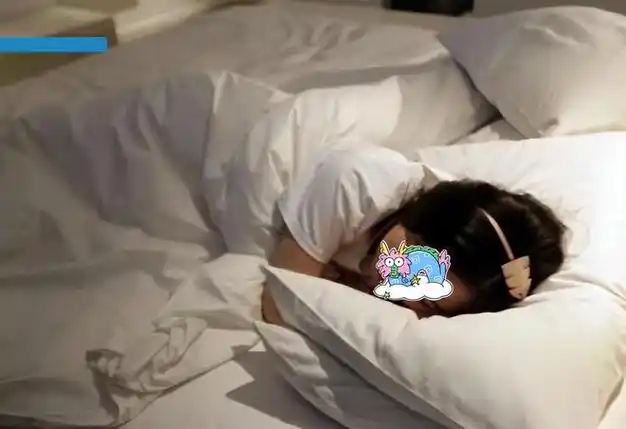 当试睡员,月薪2万还能到处旅游,却成了男人的猎物|郑佳|酒店_网易订阅