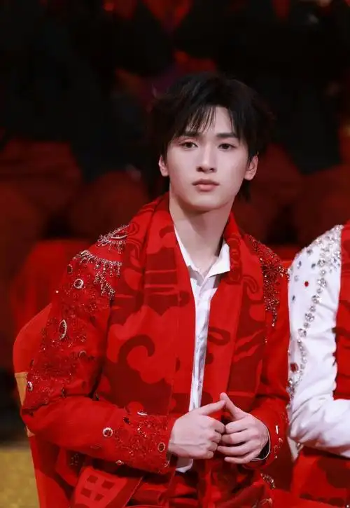 春晚大赏#@时代少年团队长-马嘉祺@时代少年团-丁程