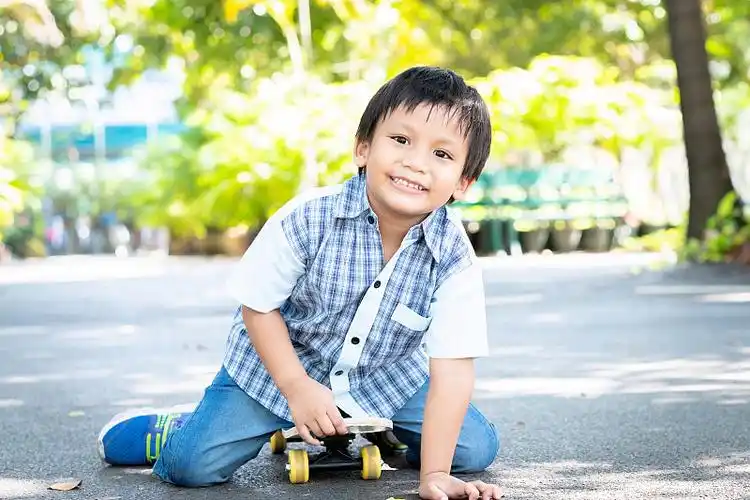 儿童极限运动.图片下载