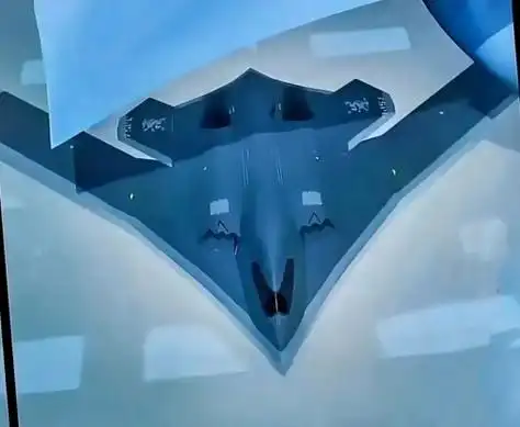 轰20轰炸机再次被曝光模型与之前不同性能完全超过b2