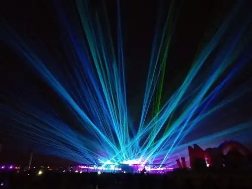 星光璀璨 耀眼夺目抚顺市首届电音灯光秀制作/雅馨