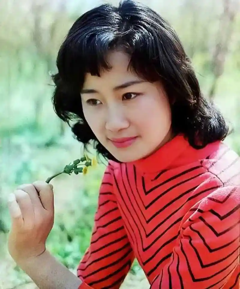 金圣娘娘2岁丧母后惨遭父亲抛弃31岁患癌69岁香消玉殒