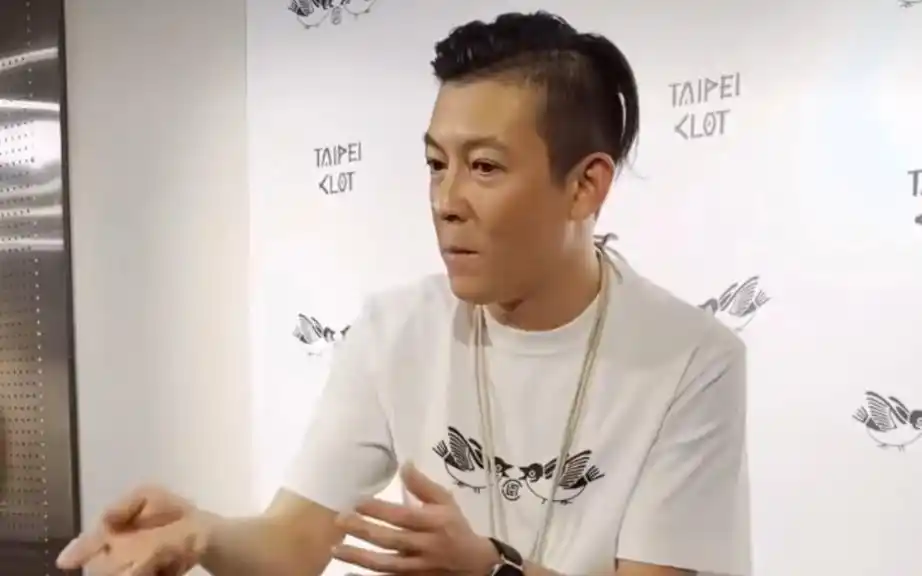 陈冠希近期接受采访谈起自己最成功的一件事,感觉陈冠希很真实说退圈