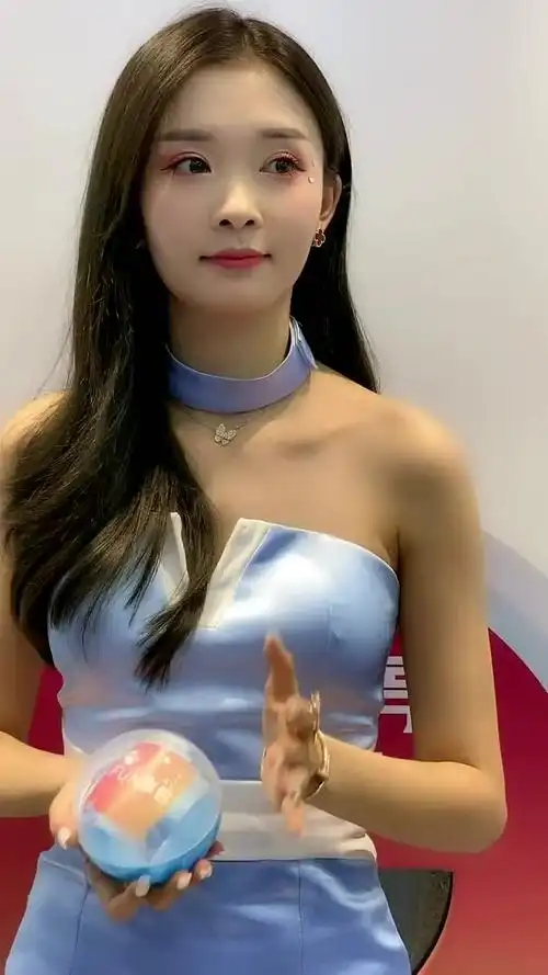 美女要出门了,看好你们的男朋友李凉凉520