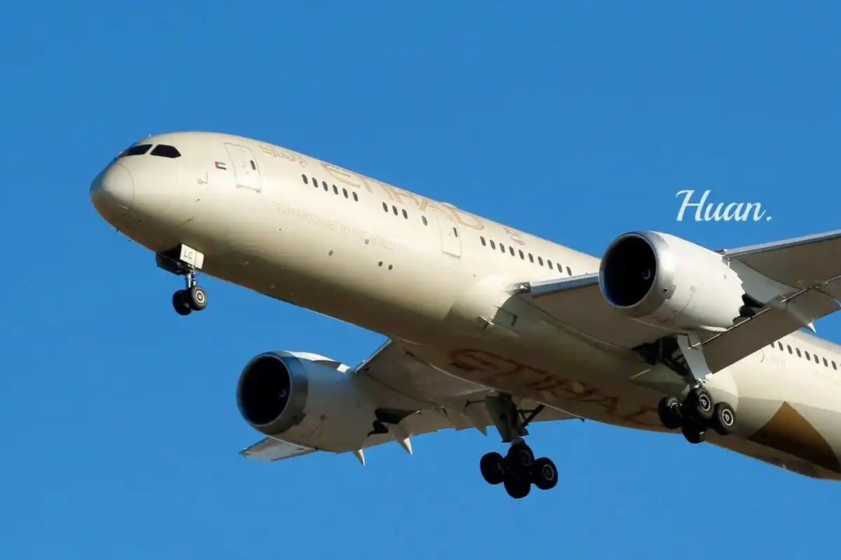 阿布扎比auh-北京首都pek 阿提哈德航空 沙漠之钻涂装boeing 787-9 从