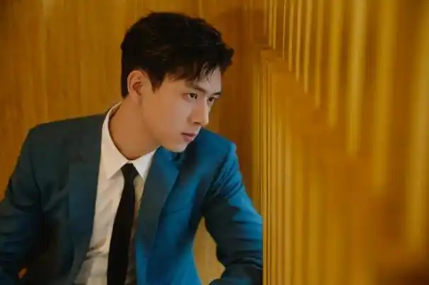 近些年小荧幕领域出现了不少精品佳作,李现作为其中十分受欢迎的男