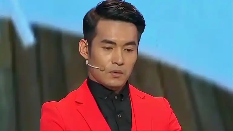 小品《邮轮风云》,文松斗地主被人坑坏,输得连裤子都不剩