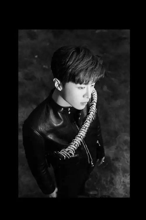 小范少爷来了!暗黑系少年散发不羁魅力 范丞丞浙江卫视跨年定妆照公开