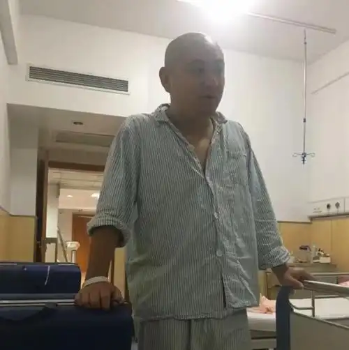 回顾:8岁男孩每晚在不同的家睡觉,姑姑知道决定放弃