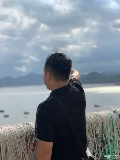 背影也这么迷人就有点胖