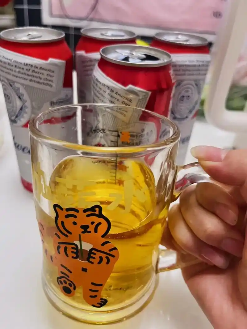 分享照片 #喝酒 日常喝酒90 一个人的干杯也是干杯91 - 抖音