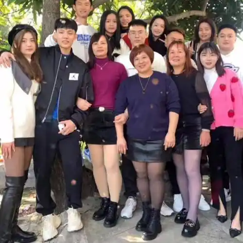 身材时尚有颜值,曾为爱推后一年赴澳洲留学_林嘉颖_比赛_身高