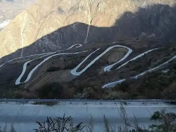 那年我们堵在二郎山上15天我整整瘦了十斤