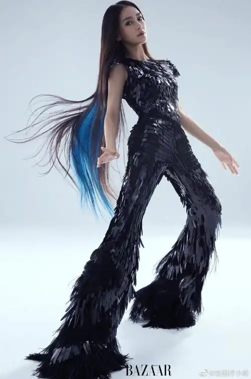 angelababy蓝发挑染造型