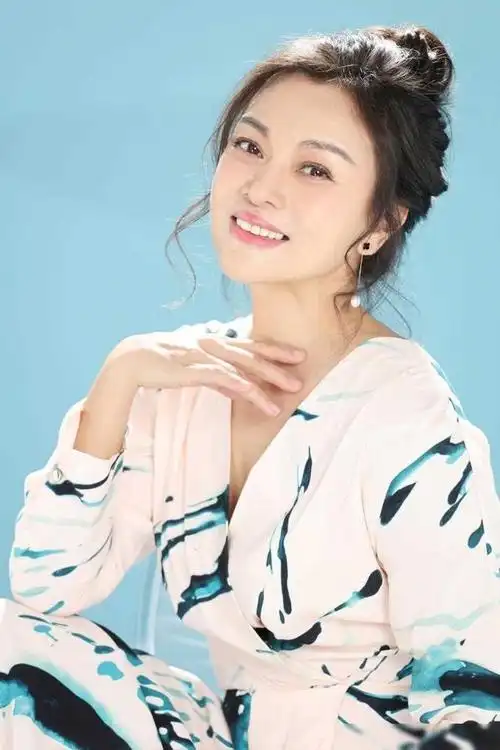 湖北演员史可二婚远嫁大9岁瑞士亿万富翁年轻时艳压巩俐