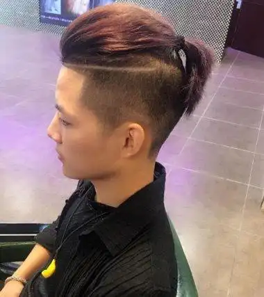 考验颜值的不是扎辫子而是露额头男生刘海扎小辫头发型比板寸还难以