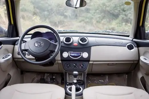 力帆320灵炫版内饰