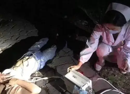 宿松女人山上喝农药自尽._女子