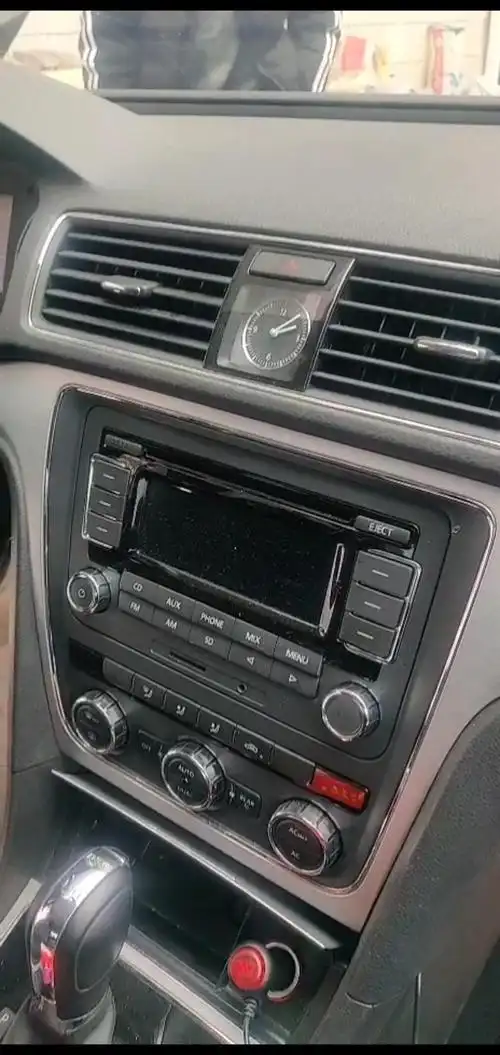 帕萨特-请教下各位大神.蓝牙在哪个按键.有蓝牙是吗