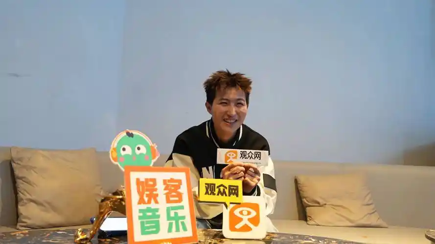 双倍的能量和幸运,让音乐之梦持之以恒——乘以二人物专访_张杰_舞台