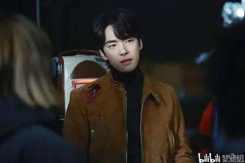 金正贤因时间下车后落下的自尊心由爱的迫降而好转