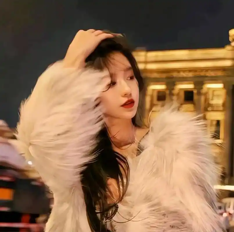 放下世俗的眼光,去追随你的光#女生头像#女头#惊艳女头#美女 - 抖音