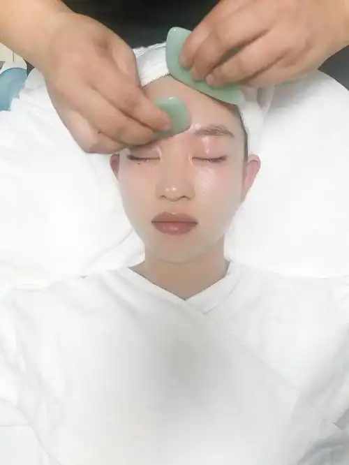 「美容干货」面部刮痧技巧,童鞋们学起来!