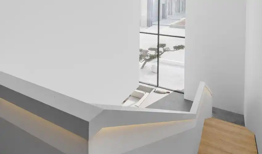 "无界"理念现代极简的办公室