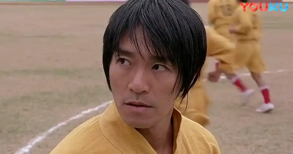 第一时间想到的就是《少林足球》.