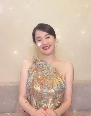 左小青低调庆祝46岁生日,离婚2年状态好,曾与陈道明传过绯闻-腾讯新闻