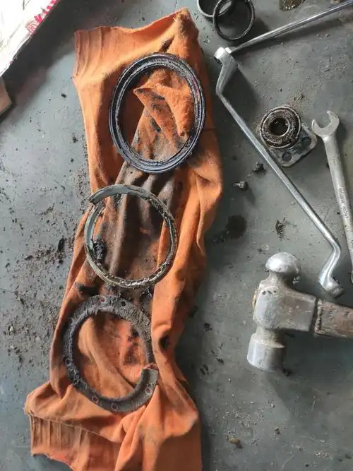 吉姆尼前桥立轴轴承油封更换