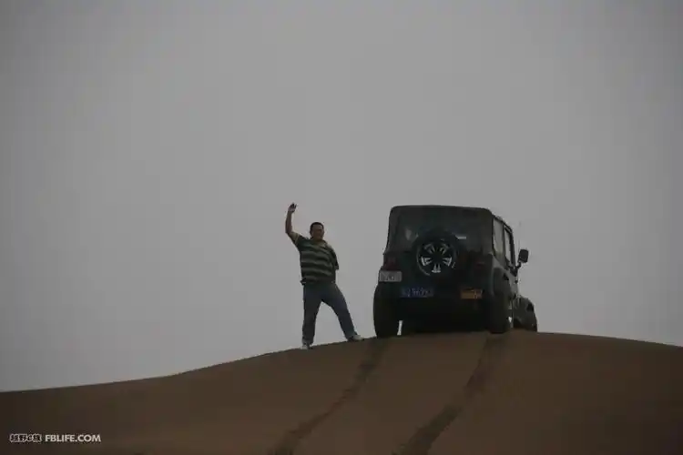 为了表示对我们的歉意强烈要求带我们继续穿越