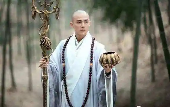 帅气不输于朦胧,出道9年零绯闻,29岁演和尚帅爆,越来越红_裴子添