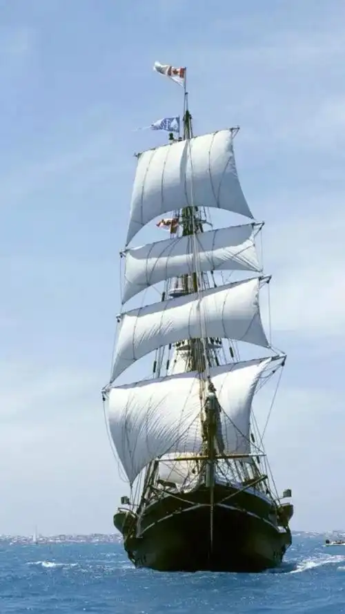 帆船起航 唯美风景 壁纸 锁屏 大海与帆船的绝妙配合