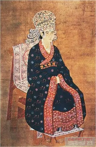 192,戴龙凤珠翠冠,穿袆衣的皇后.jpg