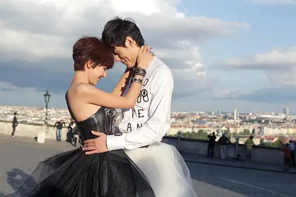 有一个首日3600万热依扎获评酷酷女神