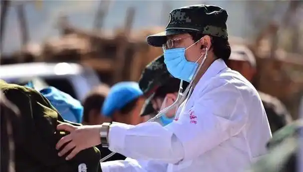 部队军医45岁,自主择业退役回到地方,推荐几个比较容易的工作!