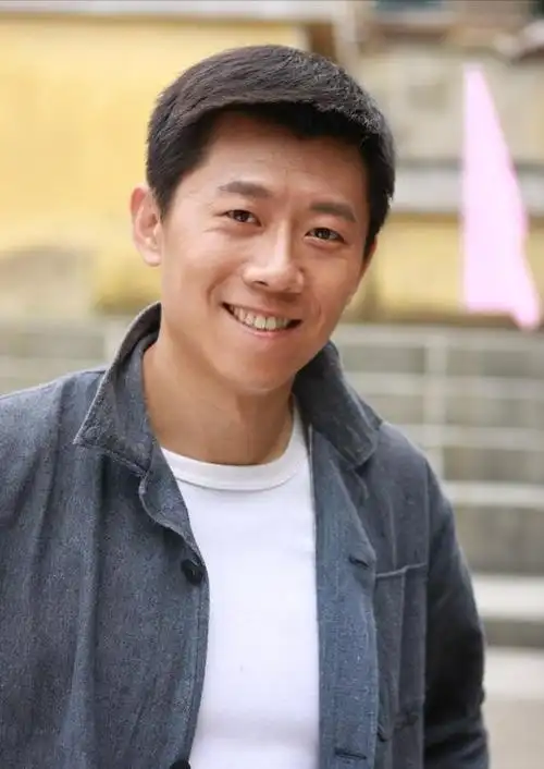 回顾夏雨结婚不邀请父亲婚后与母亲明算账妻子袁泉感到心疼