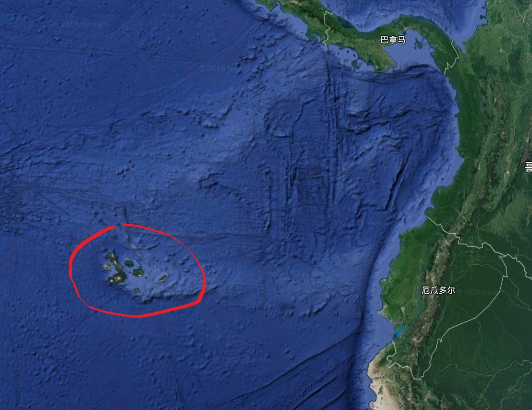 该岛位于太平洋东部,接近厄瓜多尔,下图红圈处是其地理位置:人生苦短
