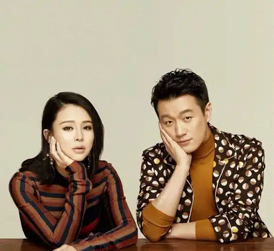 佟大为的妻子,拥有如此迷人的气质,难怪15年仍甜蜜似初恋_时尚_关悦