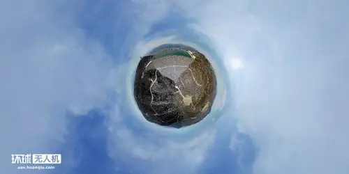 设定好参数,飞上天空,点击一键全景,无人机就会自动调整角度进行拍摄