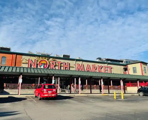 很有意思的小market,非常推荐意大利店的提拉米苏,超级好吃!