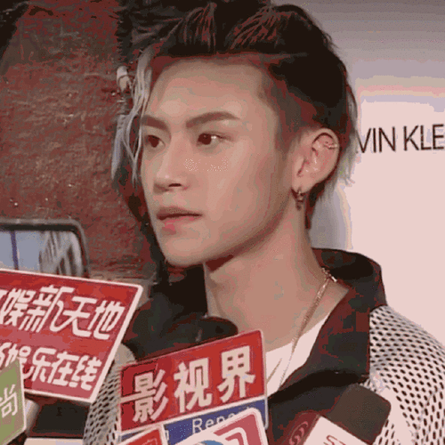 小鬼王琳凯嘟嘴合集~不经意间的可爱动作最撩人@小鬼-王琳凯#小鬼