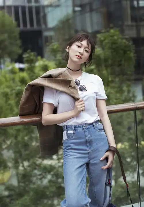 美女明星练练时尚街拍写真图片16