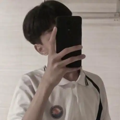 手机控男生自拍头像高清超帅图片