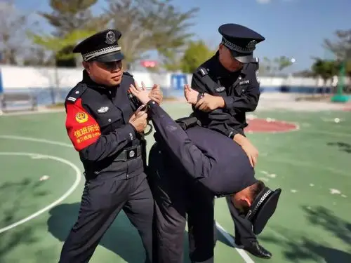 棋子湾站派出所开展多警协作抓捕大练兵