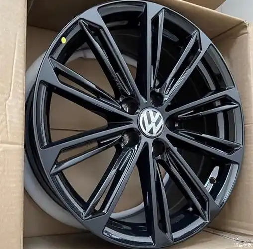 大众迈腾海外版18寸轮毂 黑银两色