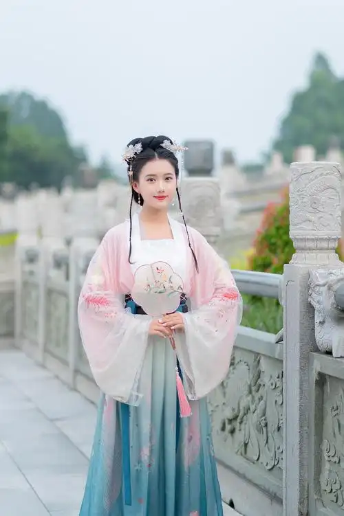 古装仙女飘逸中国风套装樱花超仙仙气汉服襦裙粉色古筝演出服秋冬-言