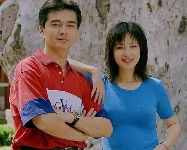 许亚军4个老婆个个貌美如花一个早已去世一个差点被逼死