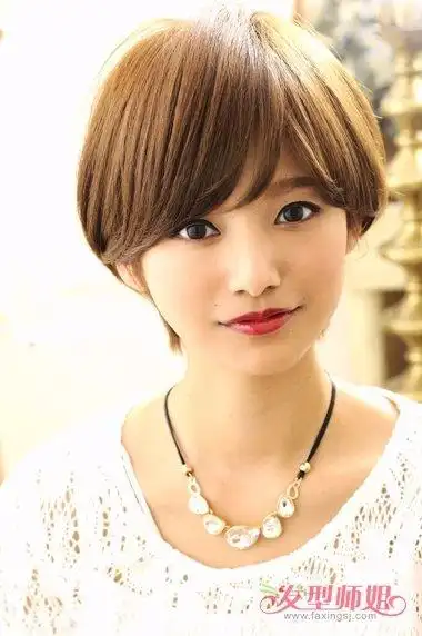 大脸剪什么短发好看 脸大的人剪什么短发(2)_发型师姐